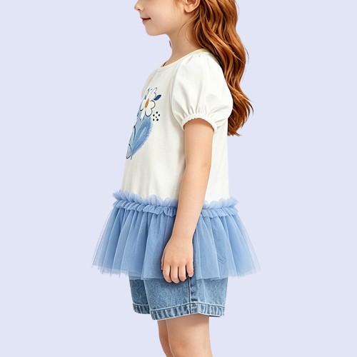 Skin-Friendly Short-Sleeve Top with Lace-Paneled Hem